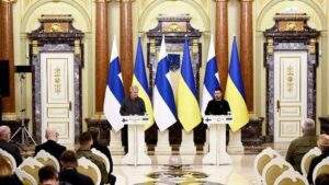 12661 ukrainian finnish presidents meet on security issues
