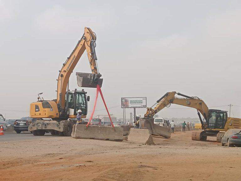 5040 nigerian govt resumes work on lagos ibadan expressway reviews traffic architecture
