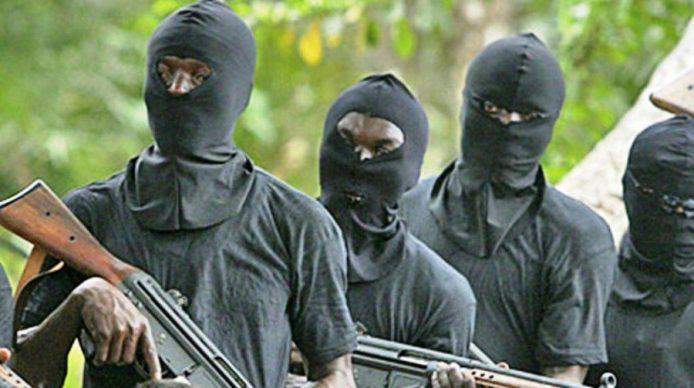 5111 gunmen fire ndlea operatives soldiers rescue lagos baron