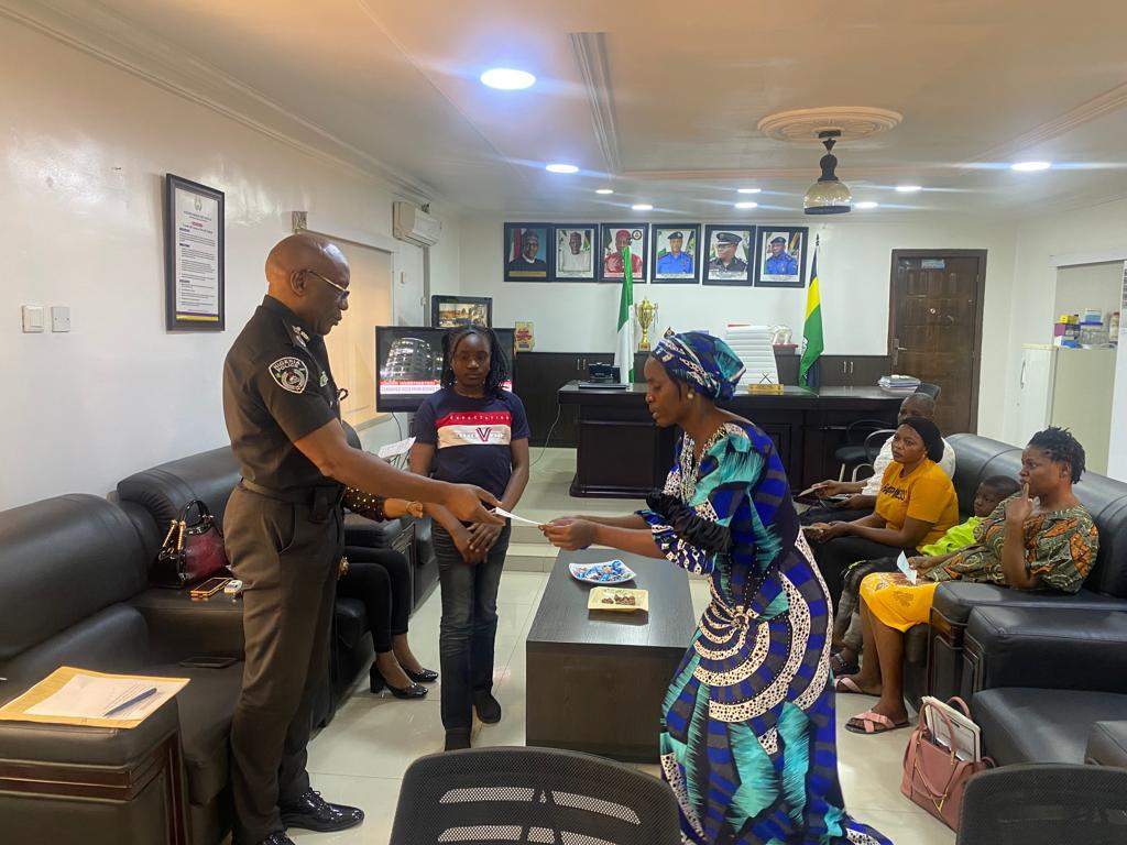5220 families of slain police officers in anambra get n43m compensation