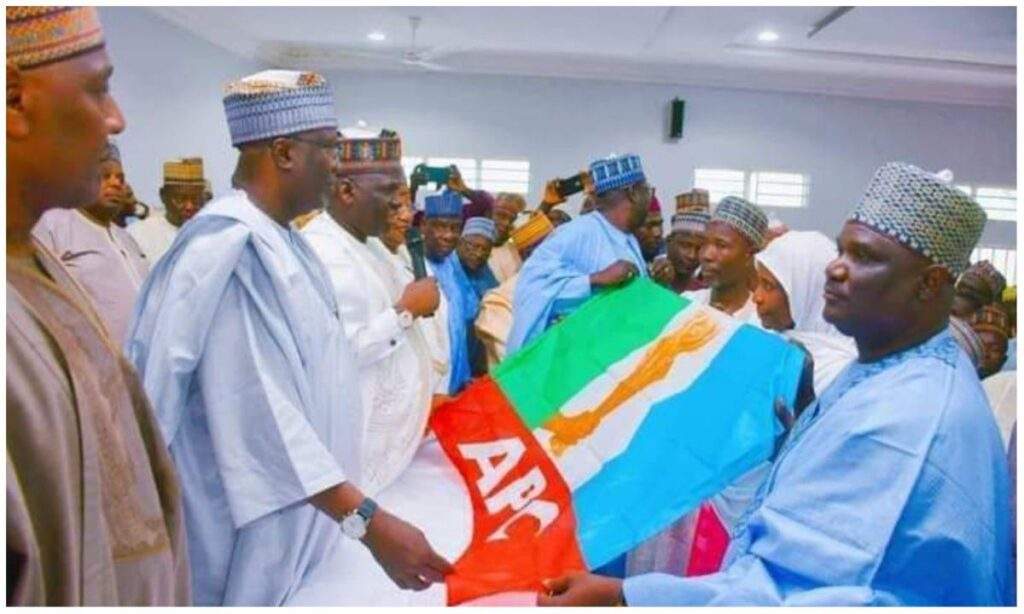 5915 3500 pdp nnpp members defect to apc in yobe