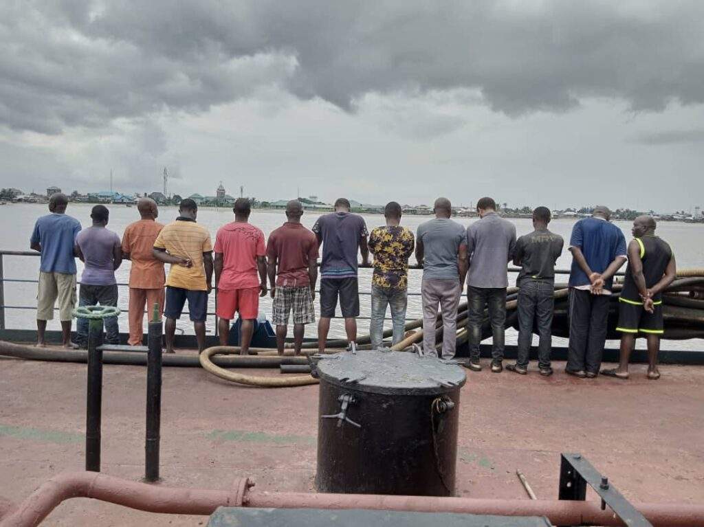 6046 nigerian military destroys several illegal refineries apprehend 19 suspects in niger delta