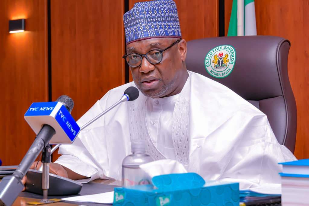 6747 niger governor sani bello orders security personnel to go after catholic priests killers
