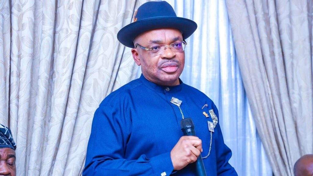 6891 armed forces remembrance day gov emmanuel begs politicians not to threaten unity of nigeria