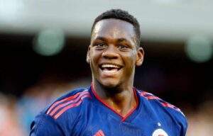 7962 aston villa agree 18m for colombia forward duran
