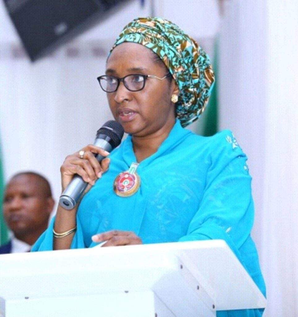15167 redesigned currency buhari worried over long queues in banks finance minister ahmed