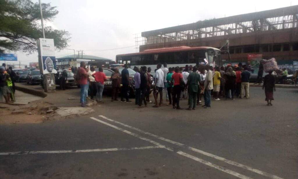 16523 ondo police commissioner reads riot act to protesters
