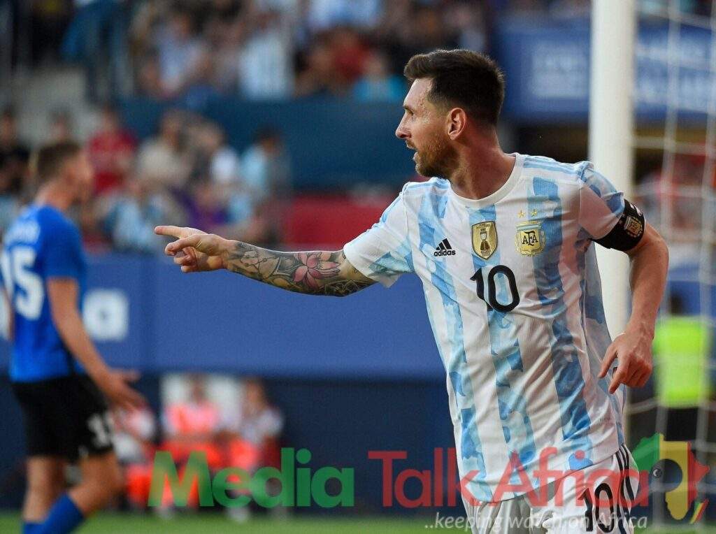 20442 its crazy he cant withstand kempes warns messi over next destination