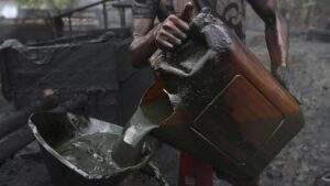 21082 nnpcl vows to stop oil theft as production rises above 1 6m barrels per day