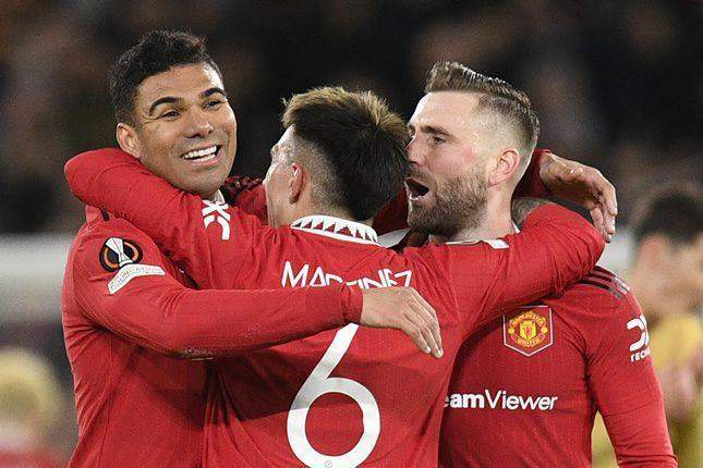 21349 man united beat barcelona 2 1 progress to europa league last 16
