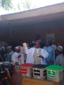 21664 nigeria decides buhari votes tinubu in daura predicts victory for apc