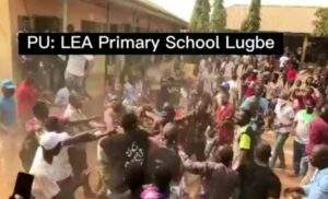 21733 nysc member mobbed in abuja for alleged thumb printing video