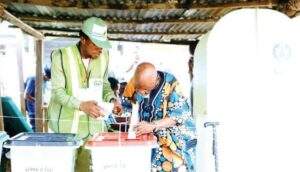 21886 nigeriaelections2023 i will not stop voting 95 year old man