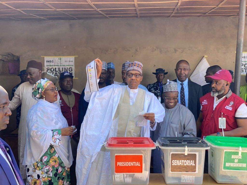 22024 nigeriaelections2023 activists slam buhari for displaying his ballot after voting