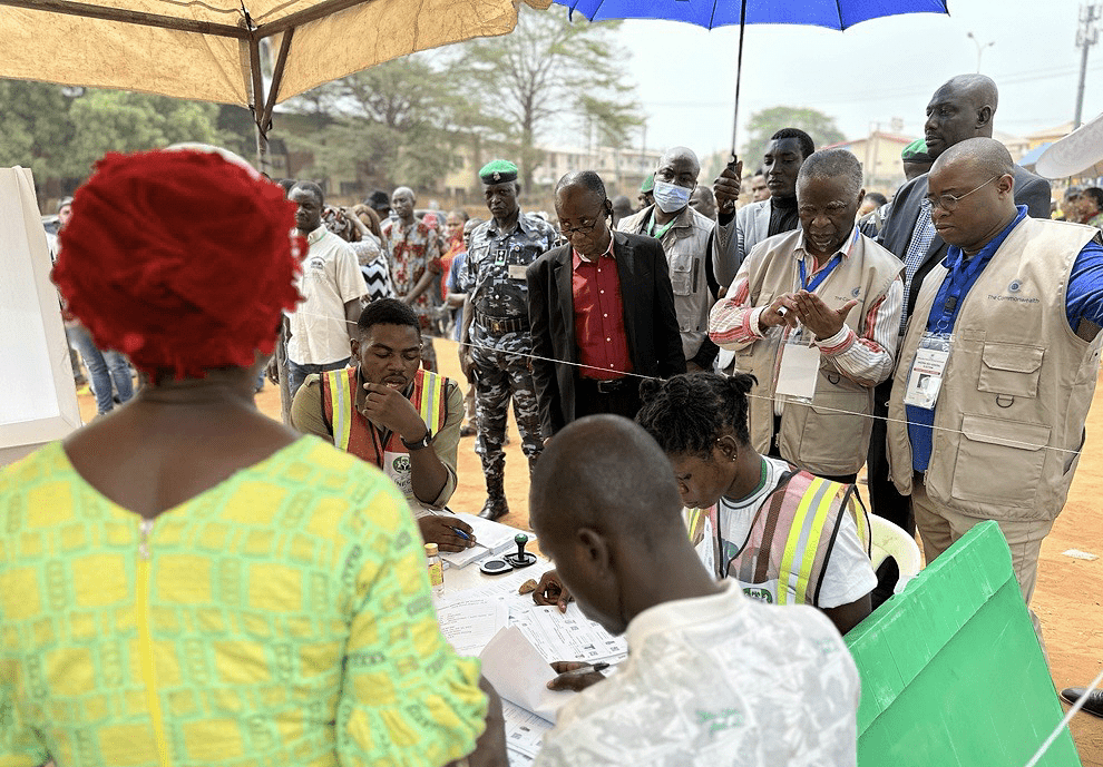 22523 presidential election commonwealth observers praise nigerians caution losers