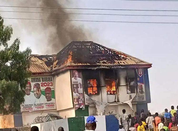 22587 3 die 4 arrested as thugs burn nnpp campaign office in kano