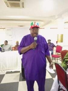 24457 oyo south senator elect alli mobilises ibadan compound heads for folarin
