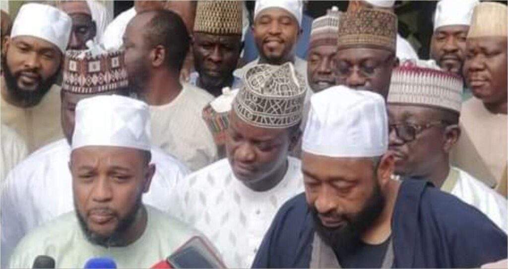 26907 ex pdp governorship candidate nasko decamps to apc in niger
