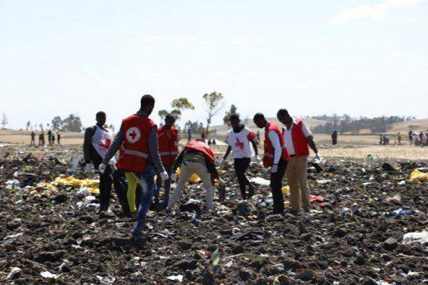 27485 four years after airline tragedy victims families knock boeing