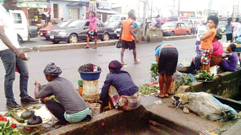 28078 traders skeptical as abia govt orders use of old n500 n1000 notes