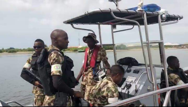 31204 pictorial navy enforces no movement order on lagos waterways