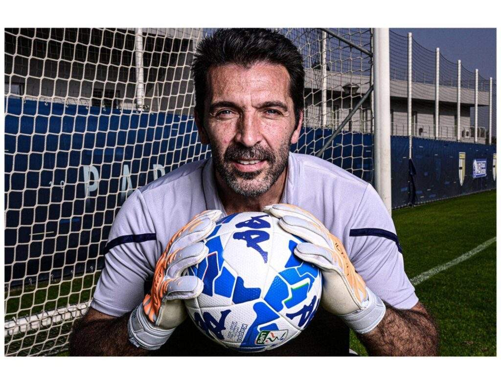 33321 gianluigi buffon names best goalkeeper he ever played against
