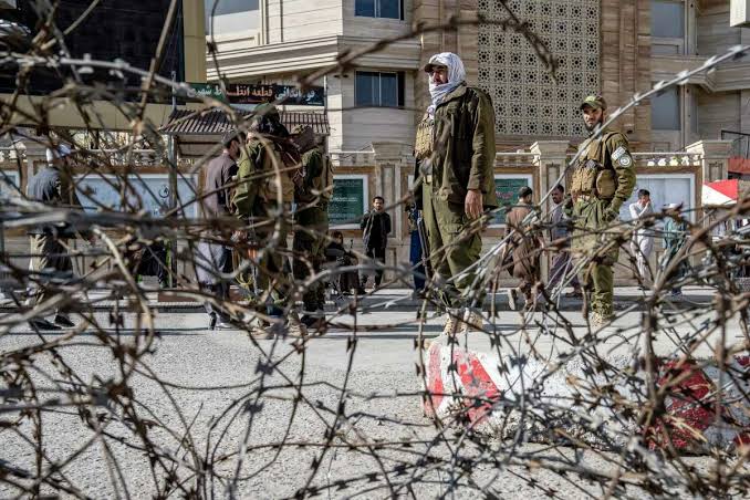 36030 suicide bombing kills 6 people near foreign ministry in kabul
