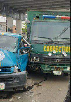 37731 just in vehicle conveying inmates injure commuters in osun