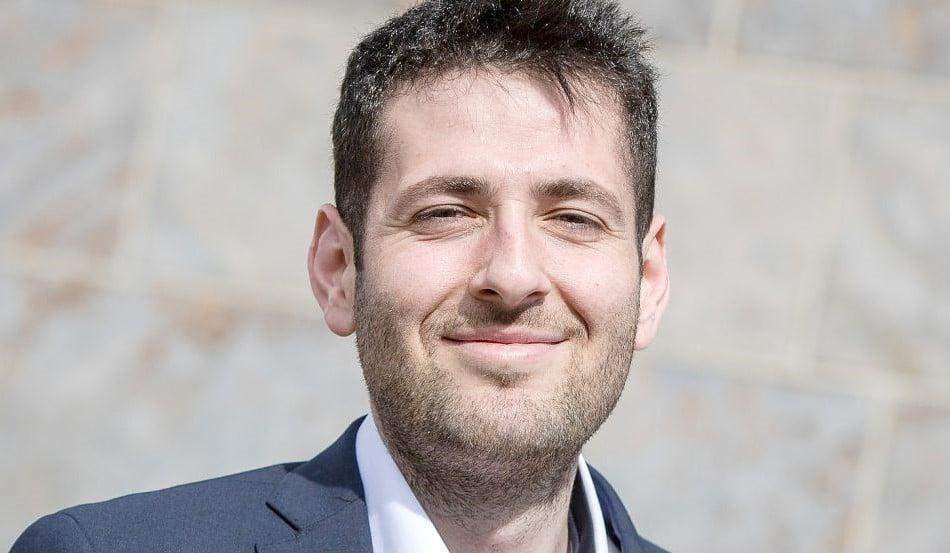 39986 29 year old syrian refugee elected mayor in germany