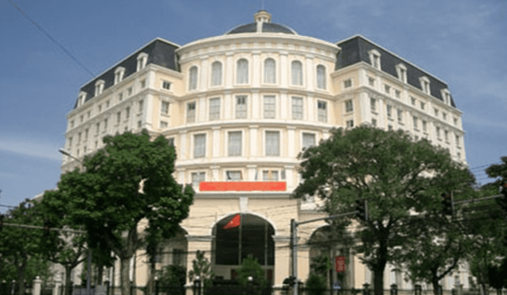 44086 vietnam considers reducing vat to 8 to boost economy