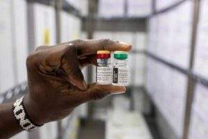 45332 ghana first to approve oxfords malaria vaccine