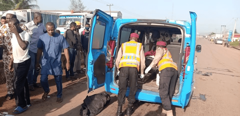 45463 seven die 18 injured in lagos ibadan expressway accident