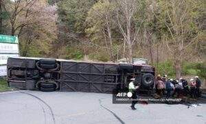 45739 tour bus kills one injures many in south korea