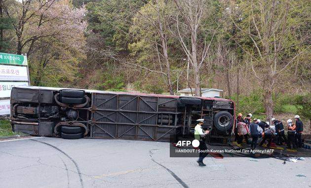 45739 tour bus kills one injures many in south korea