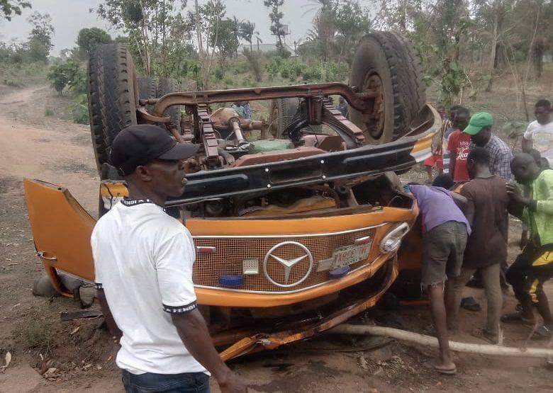 46626 five die 24 injured in cross river auto crash