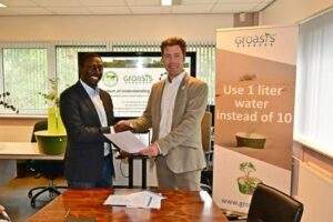 47578 great green wall signs mou to establish water production line in nigeria