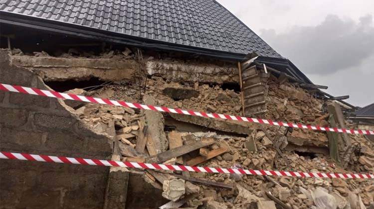 48848 abuja construction workers injured as fence collapses