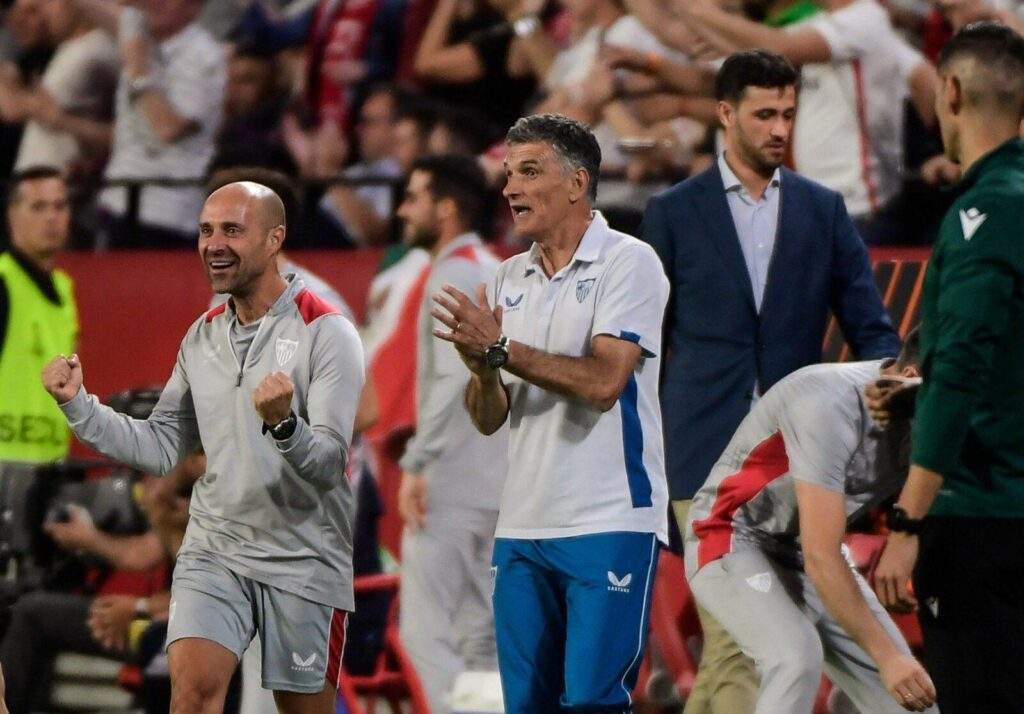 49526 sevilla dump man united out of europa league