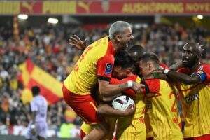 50591 lens thrash monaco 3 0 keep champions league hopes alive