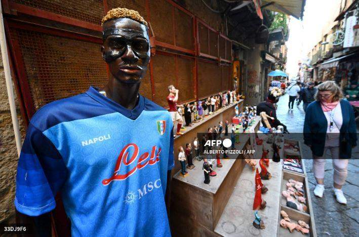 51370 thousands of fans greet napoli after win over juve