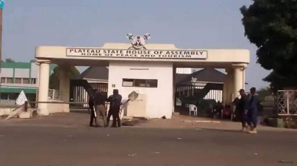 52613 sealed plateau assembly apc pdp condemn police demand reopening