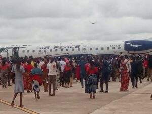 53306 pictorial ebonyi receives air peace inaugural flight