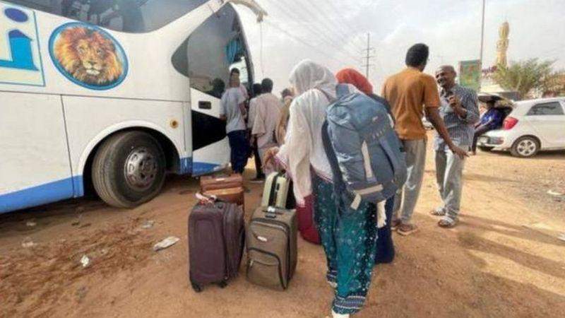 53809 sudan 7000 including nigerians stranded at egypt border