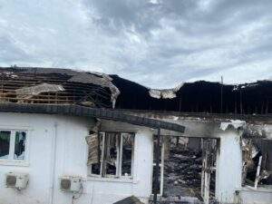 54384 fire razes part of oonis palace