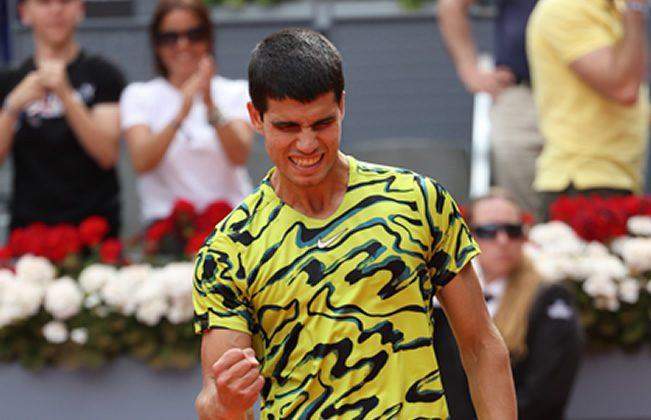 55962 alcaraz breezes into madrid open quarter finals medvedev out