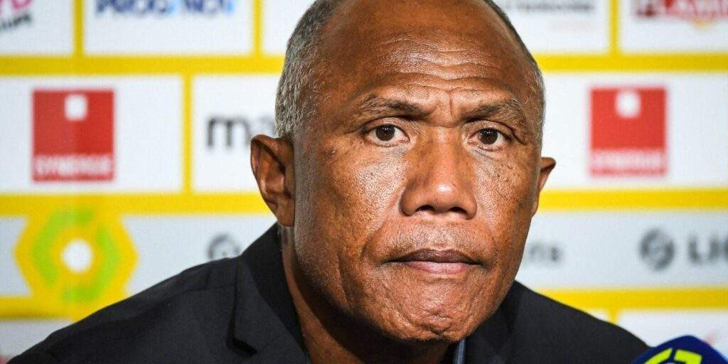 57684 ligue im super happy messi is leaving you dont deserve him kombouare slams psg
