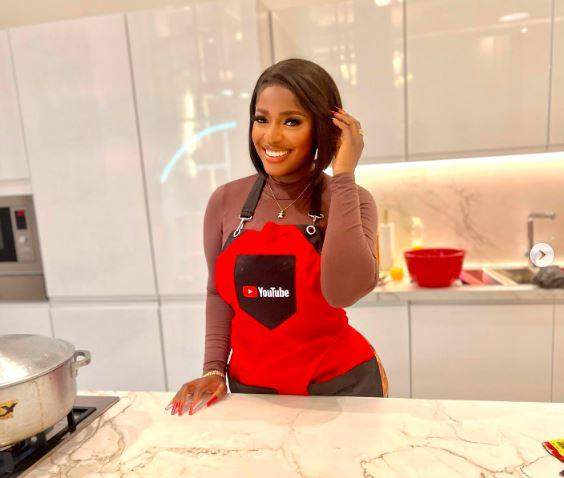 61687 dana air rewards hilda baci with one year free tickets after breaking world record for longest cooking marathon