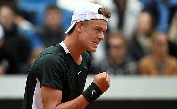 62557 rune shocks djokovic at italian open quarterfinals