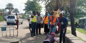 62648 ijora bridge caves in as fg shuts apapa bound lane for public safety