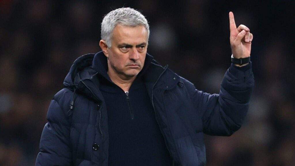 63318 mourinho reveals respectful gesture following roma win over leverkusen